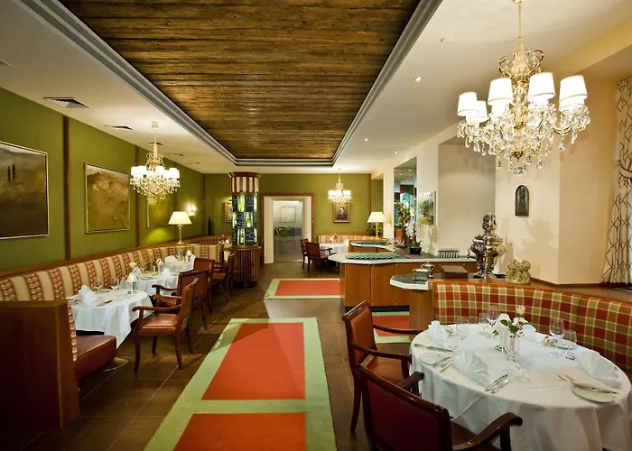 Parkhotel - Traditional Luxury 4*