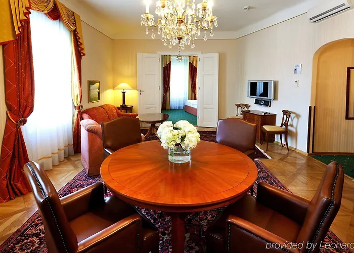 Parkhotel - Traditional Luxury Hotell 4*