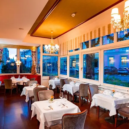 Parkhotel - Traditional Luxury Hotel 4*