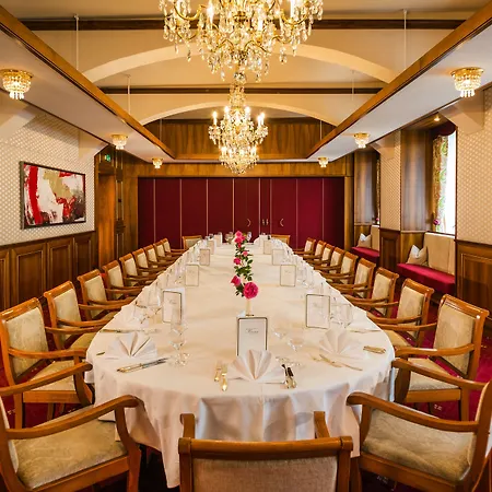 Hotel Parkhotel - Traditional Luxury 4*