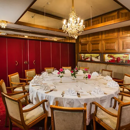 Parkhotel - Traditional Luxury 4*