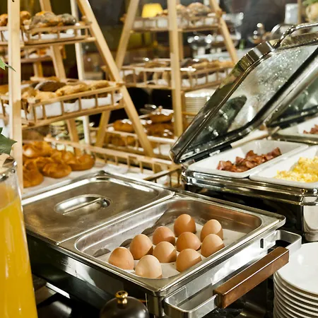 Parkhotel - Traditional Luxury Hotel