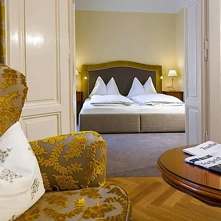 Parkhotel - Traditional Luxury 4*