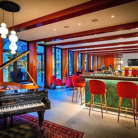 Parkhotel - Traditional Luxury ホテル 4*