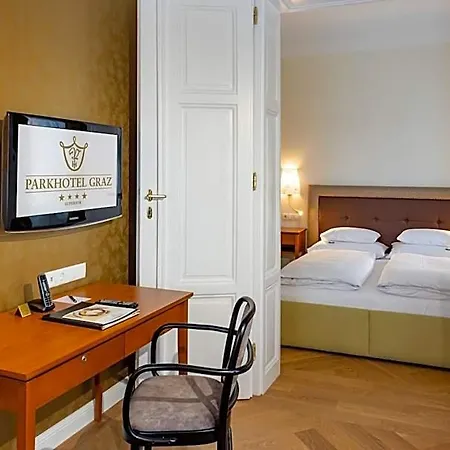Hotel Parkhotel - Traditional Luxury
