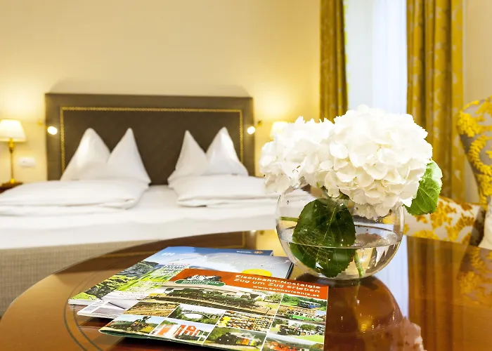 Parkhotel - Traditional Luxury Hotel